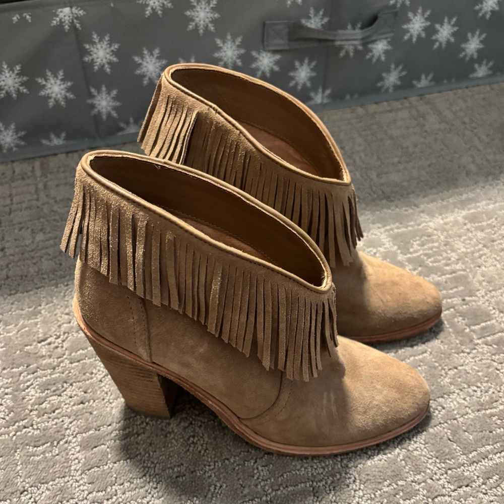 Joie booties